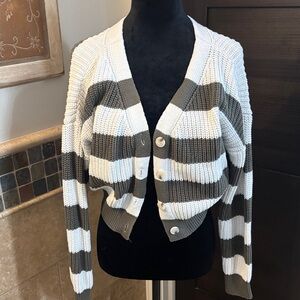 moon & madison Cropped Chunky Stripe Cardigan in White & Olive